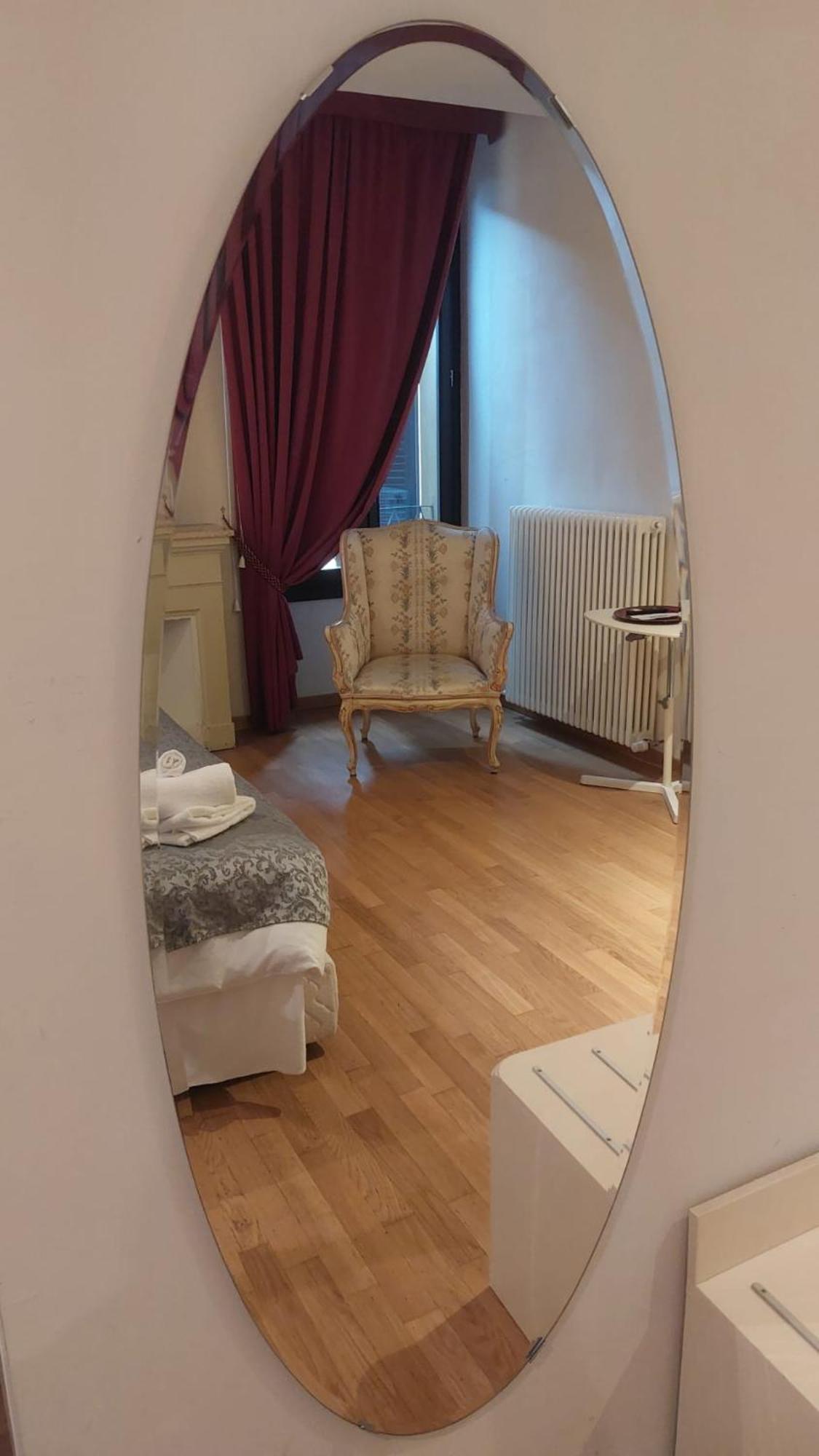 Honey Rooms Φεράρα Εξωτερικό φωτογραφία