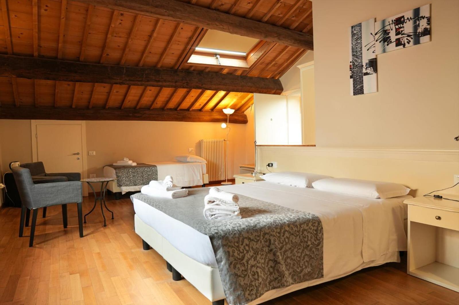 Honey Rooms Φεράρα Εξωτερικό φωτογραφία