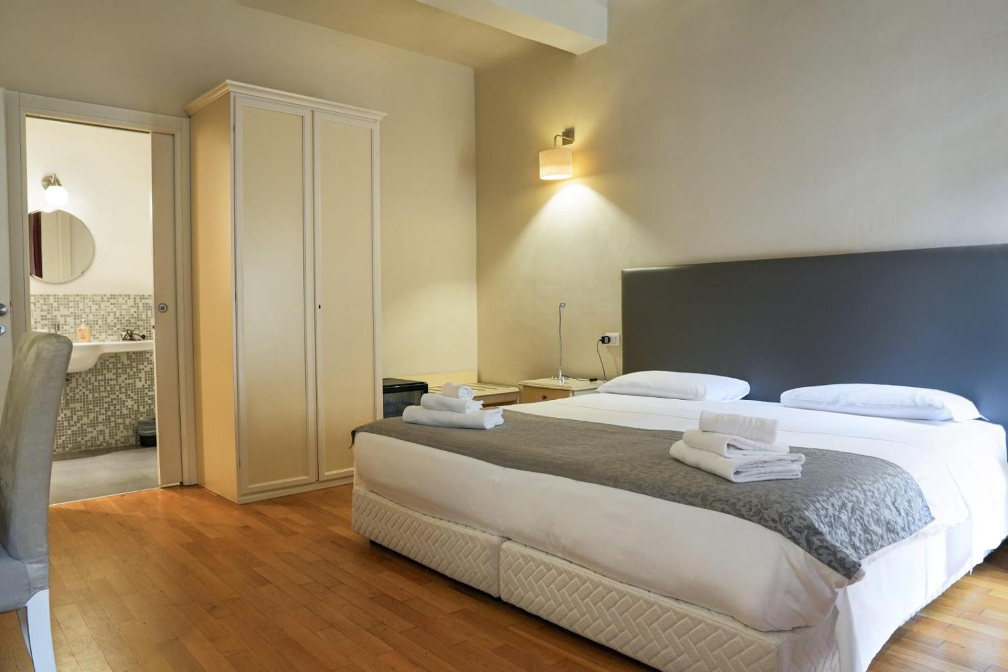 Honey Rooms Φεράρα Εξωτερικό φωτογραφία