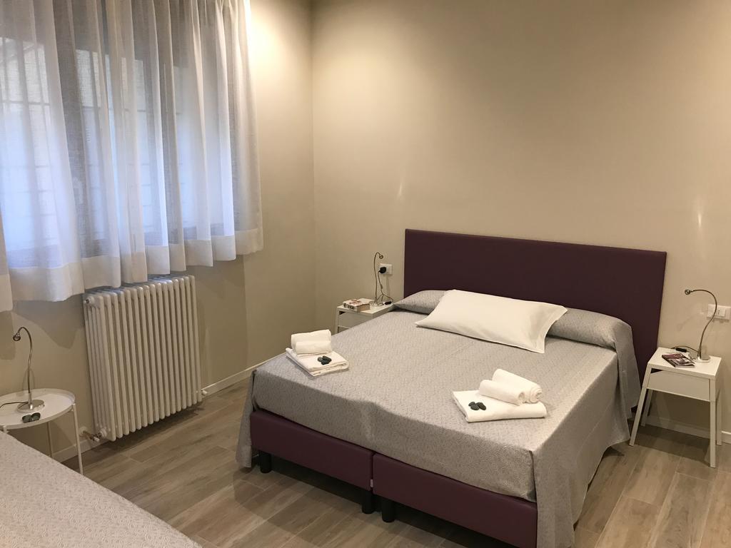 Honey Rooms Φεράρα Εξωτερικό φωτογραφία